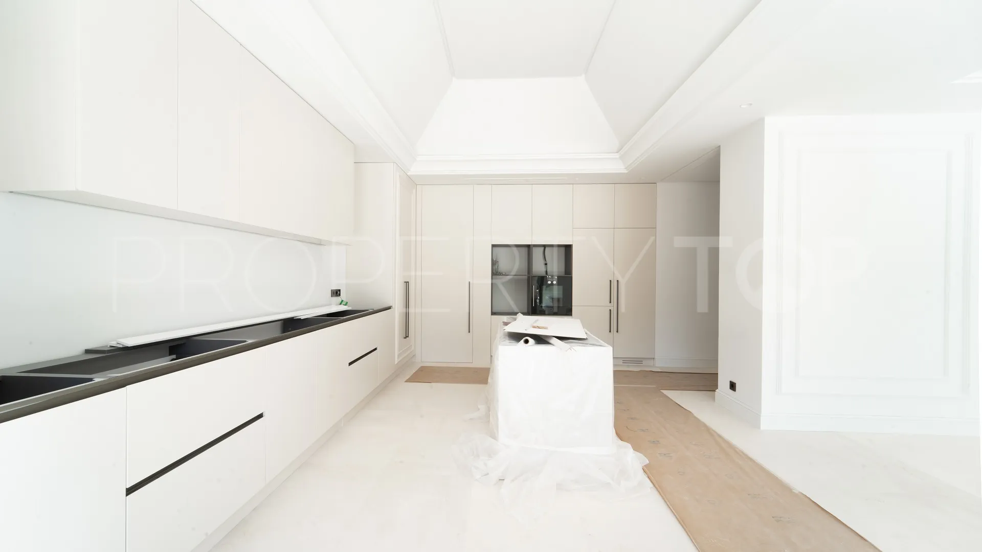 6 bedrooms villa in Sierra Blanca for sale