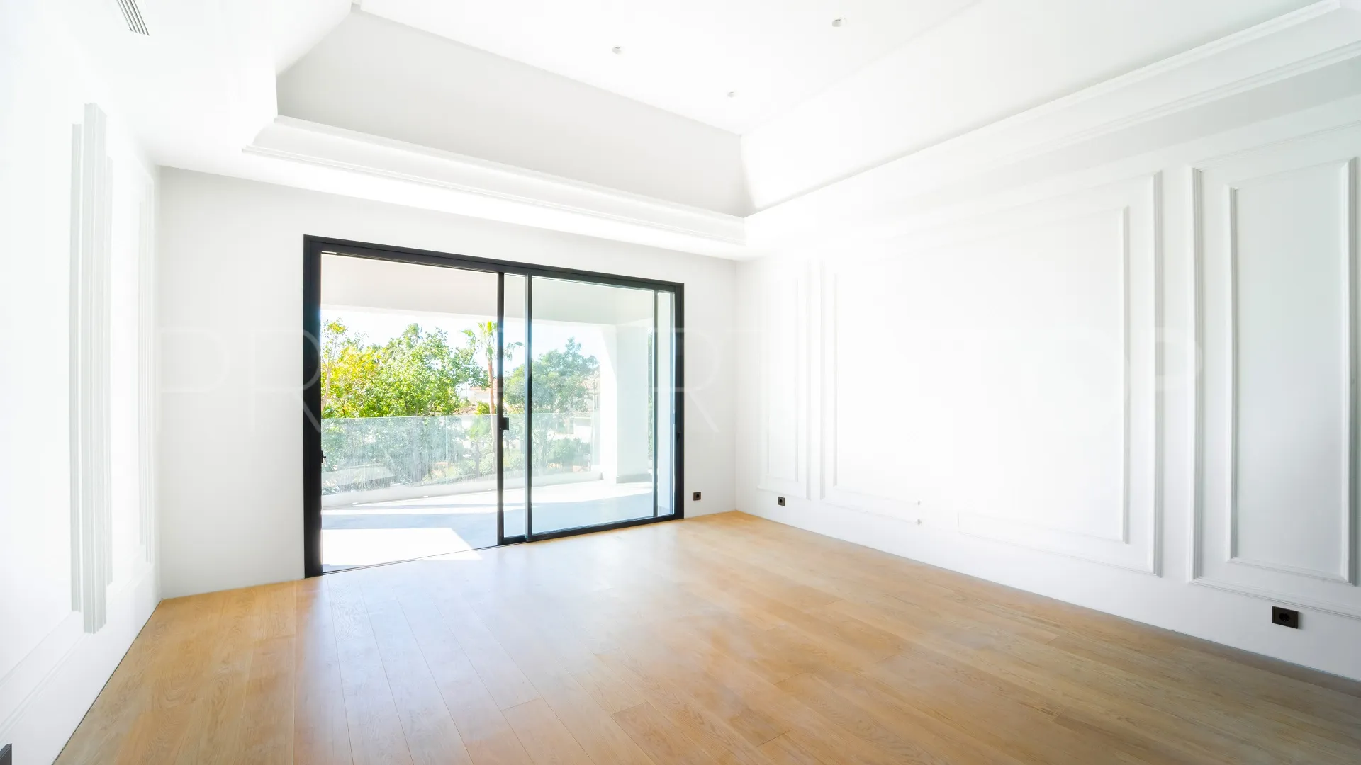 6 bedrooms villa in Sierra Blanca for sale