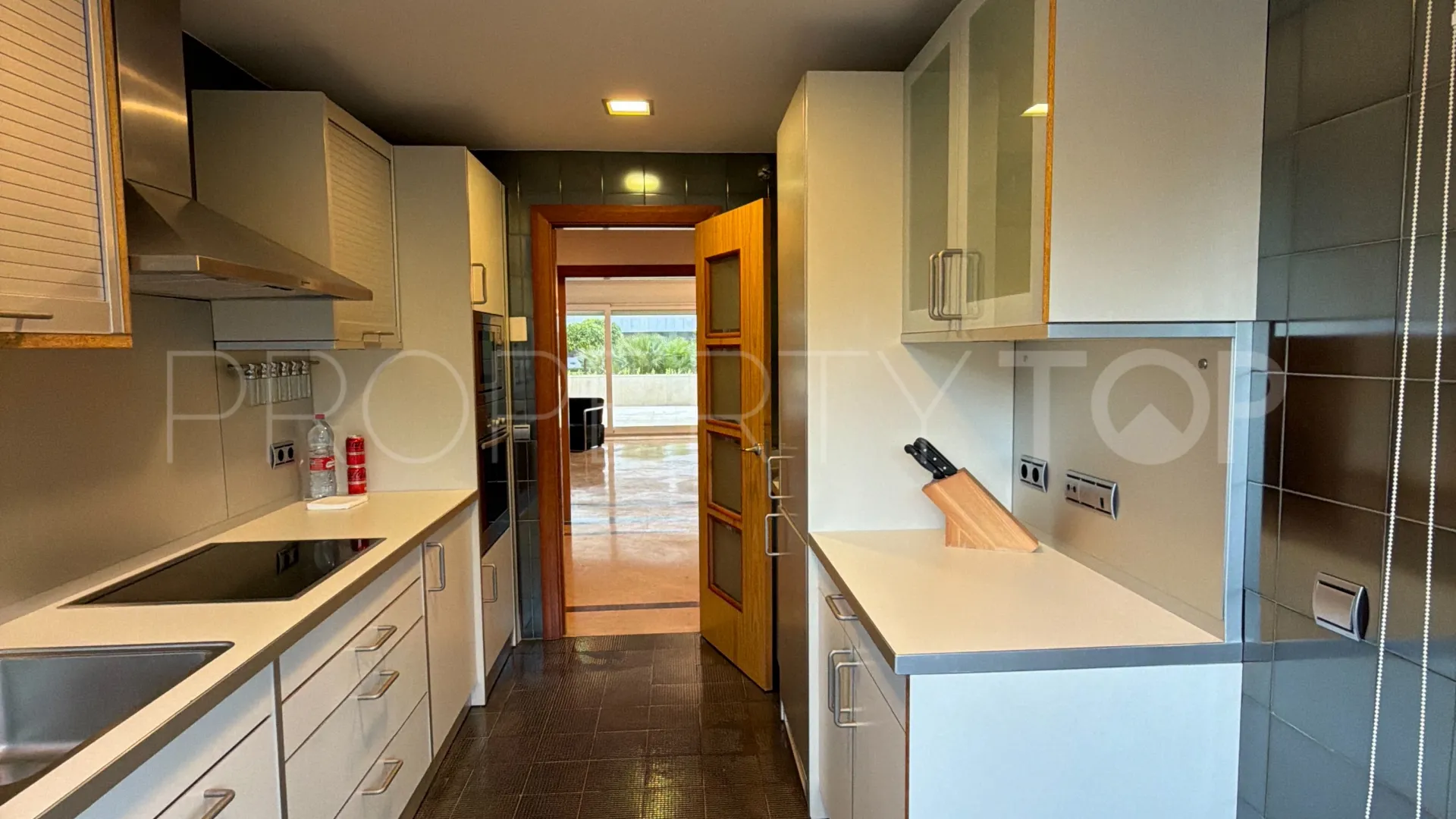 For sale ground floor apartment in El Embrujo Banús with 3 bedrooms