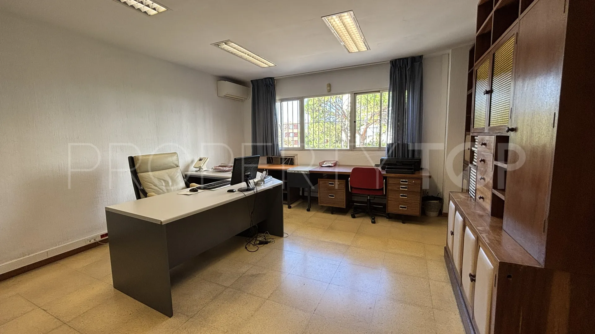 Commercial premises for sale in Plaza de toros-La Ermita