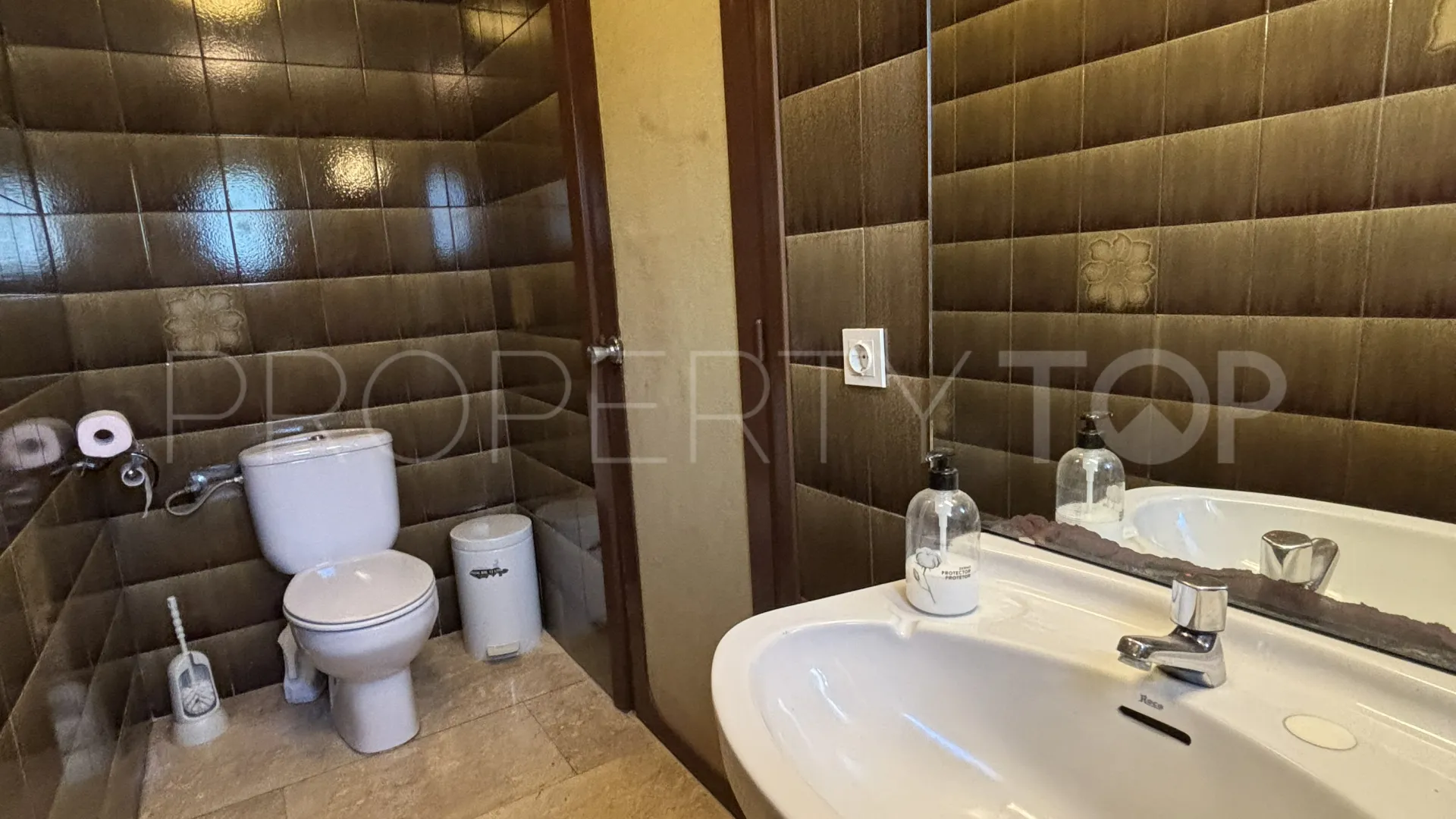 Commercial premises for sale in Plaza de toros-La Ermita