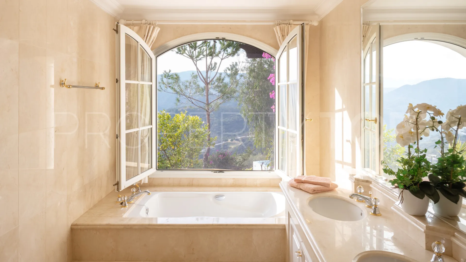 Villa for sale in La Zagaleta
