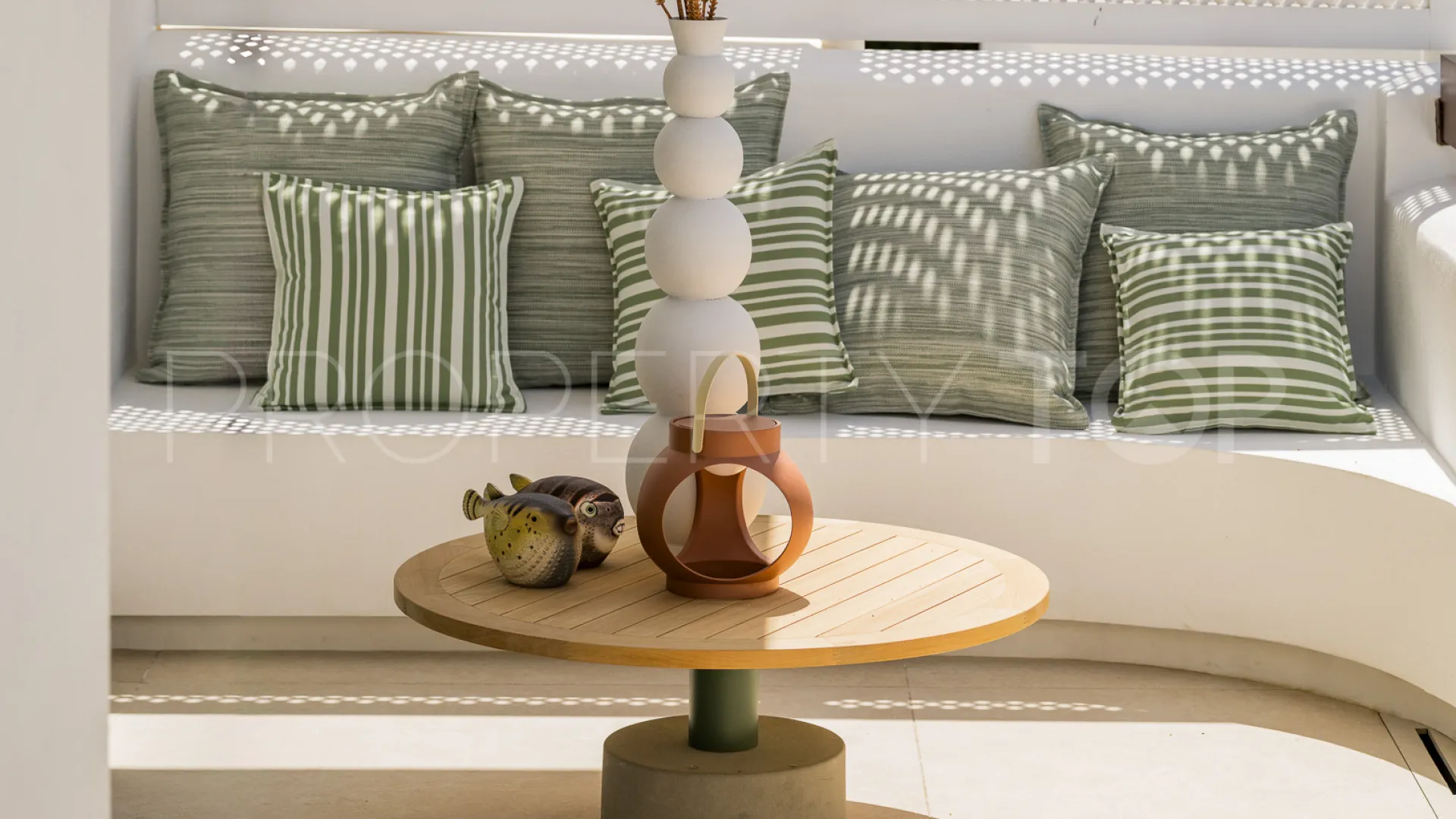 Buy Los Monteros Palm Beach apartment with 3 bedrooms