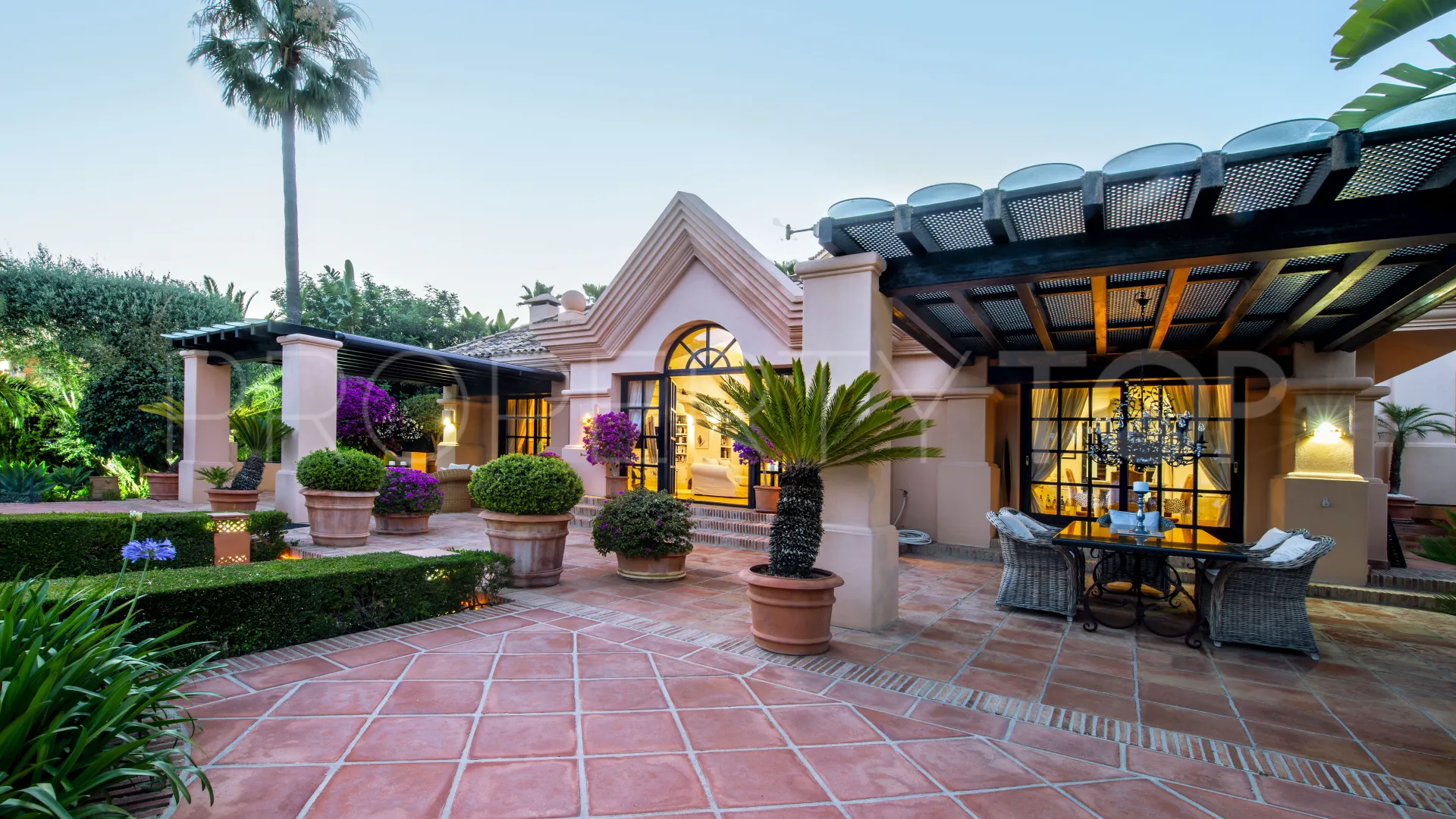 For sale 3 bedrooms villa in Sierra Blanca