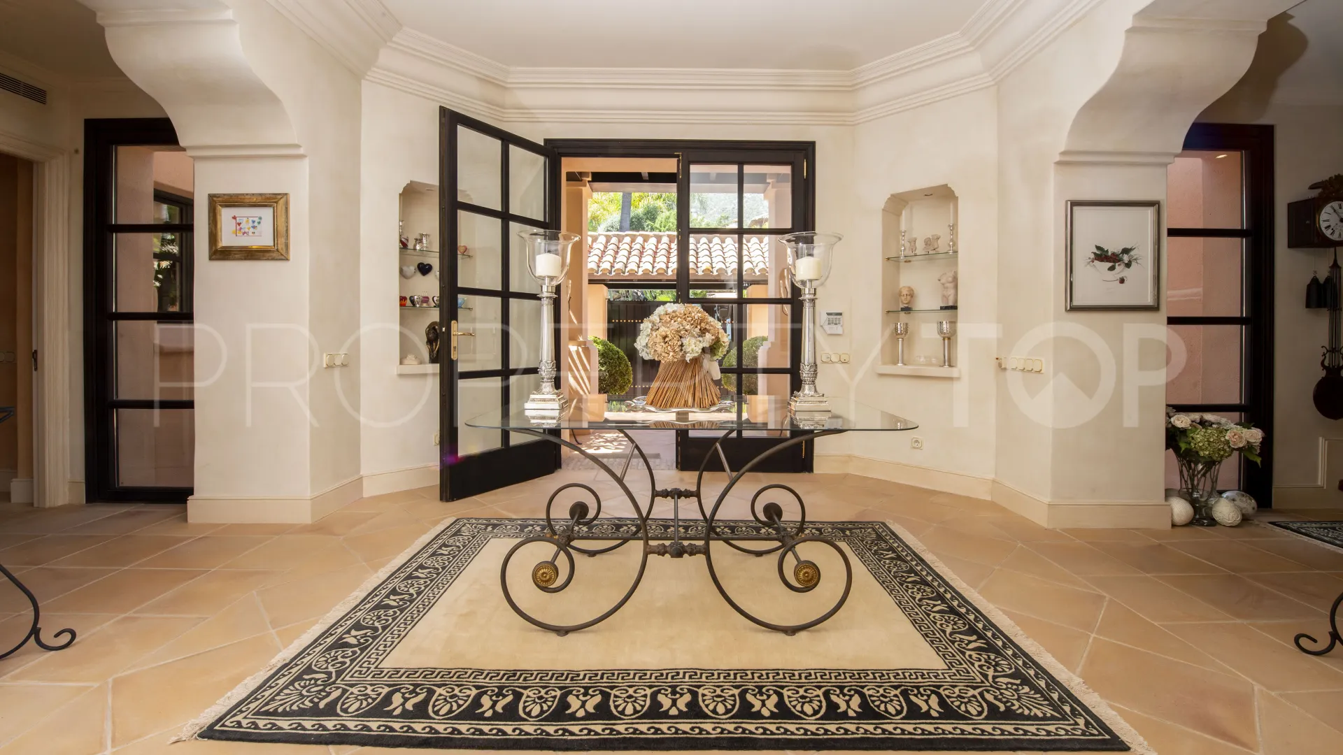 For sale 3 bedrooms villa in Sierra Blanca