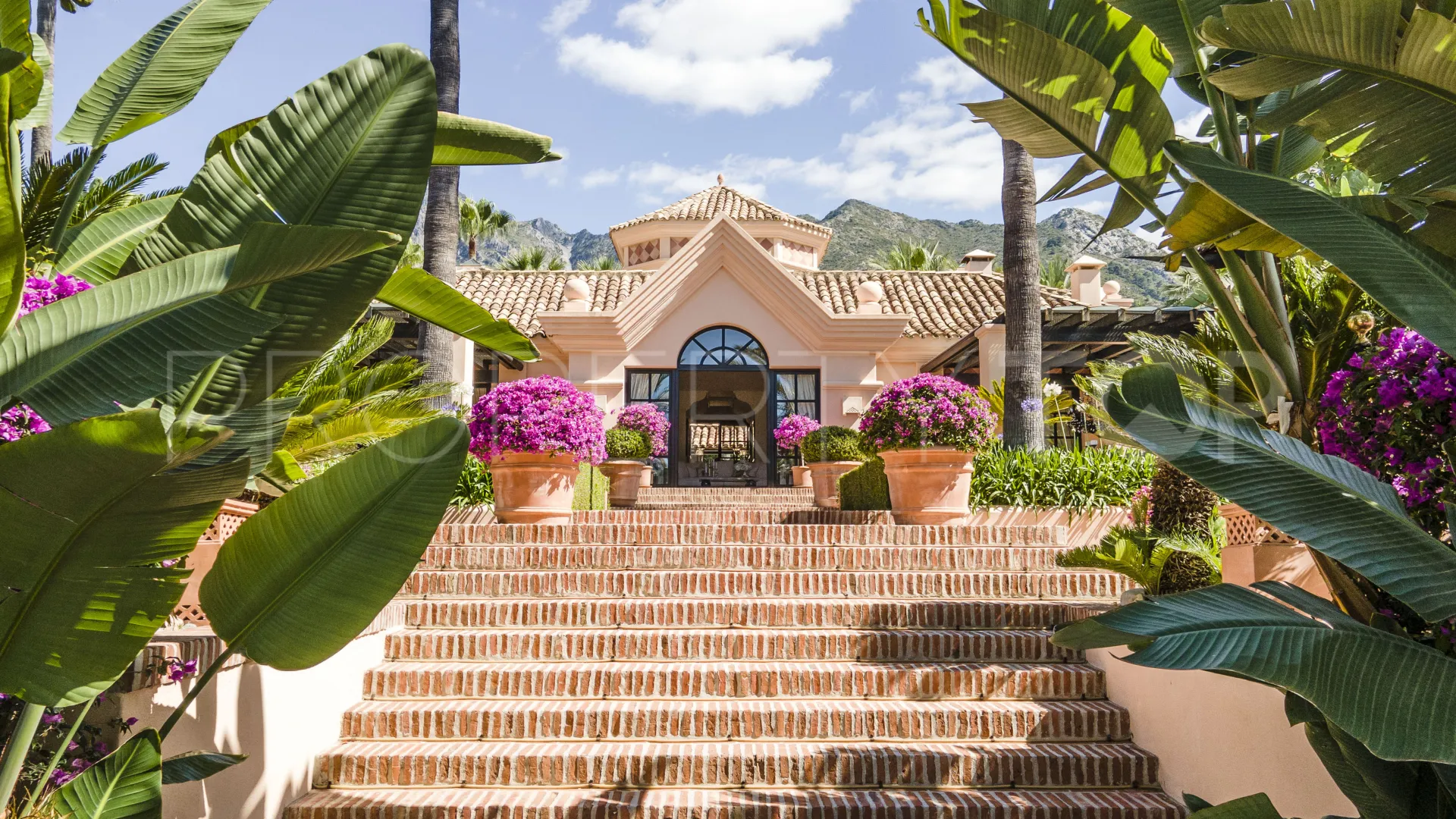 For sale 3 bedrooms villa in Sierra Blanca