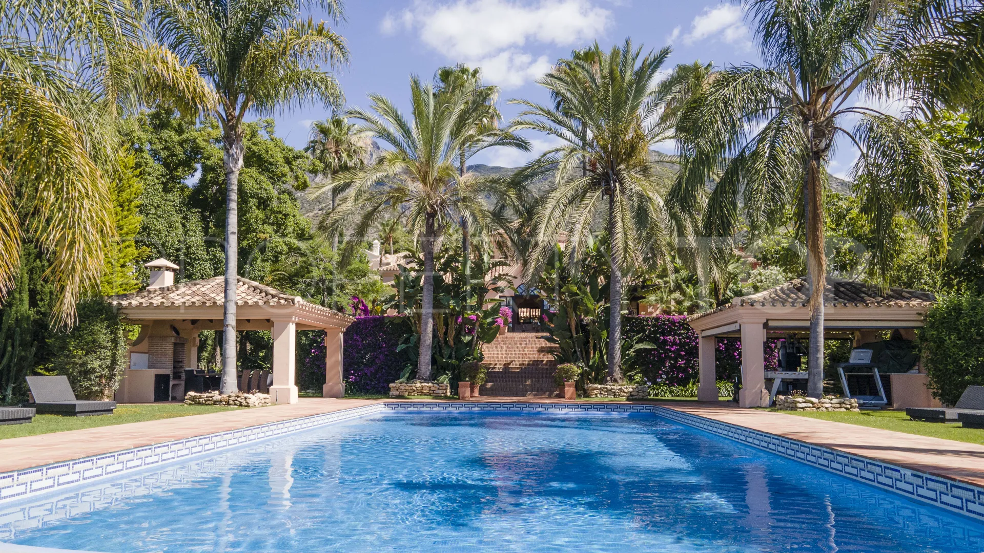 For sale 3 bedrooms villa in Sierra Blanca