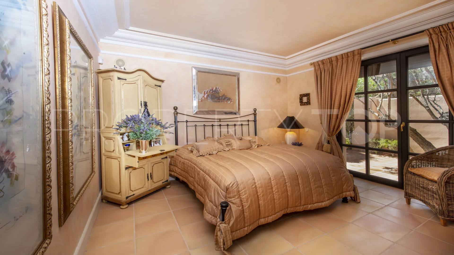 For sale 3 bedrooms villa in Sierra Blanca