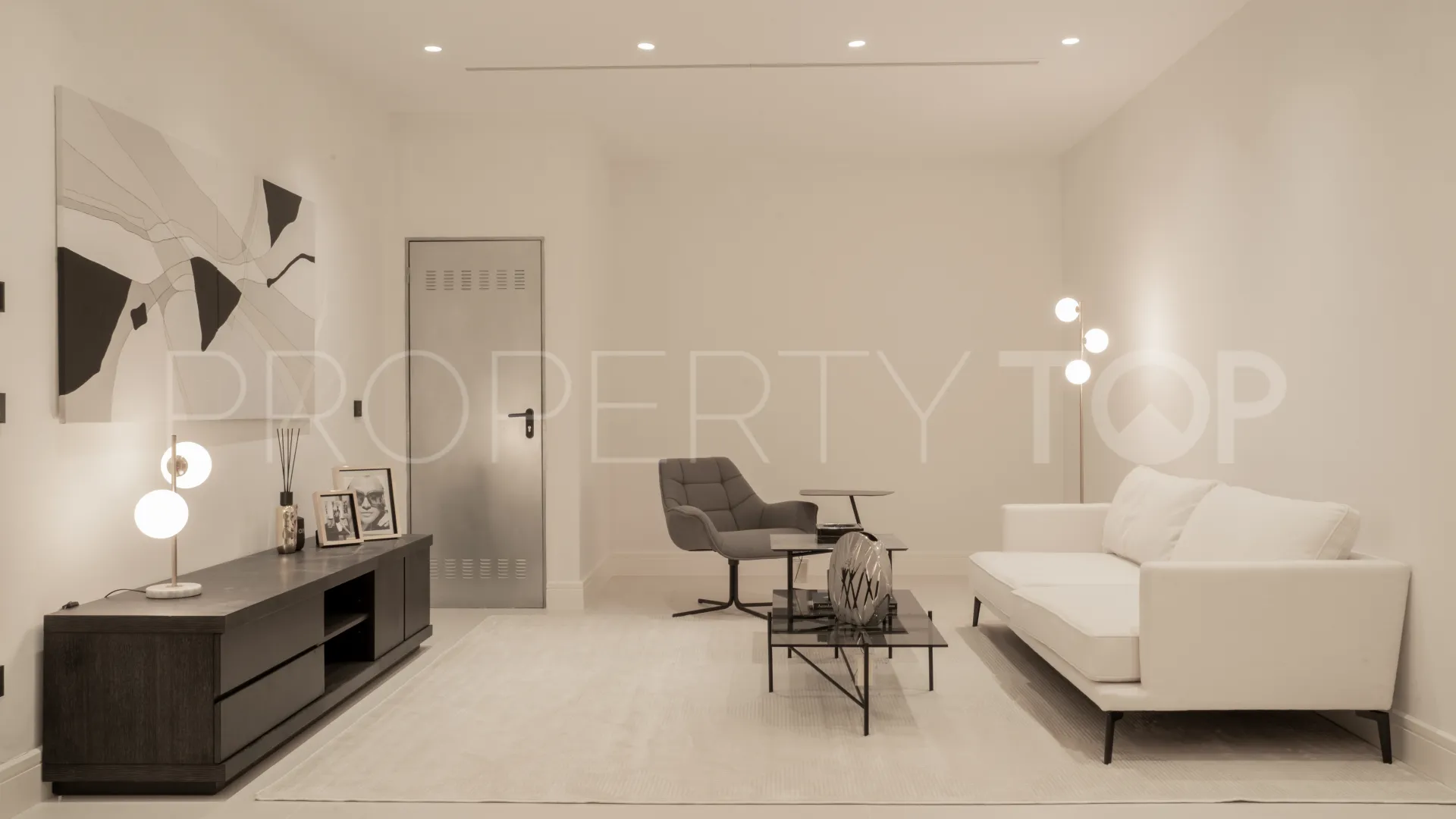 Se vende villa en Rio Verde Playa con 4 dormitorios