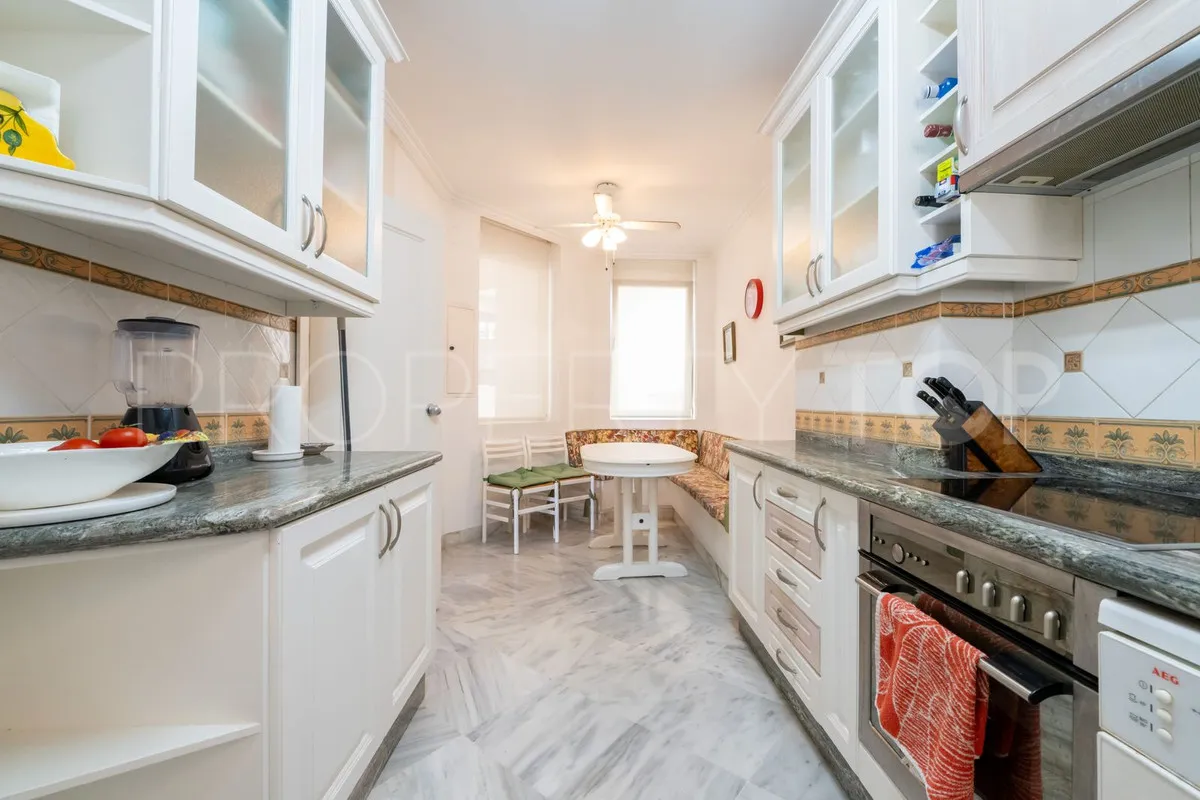 Apartment with 3 bedrooms for sale in Marbella City
