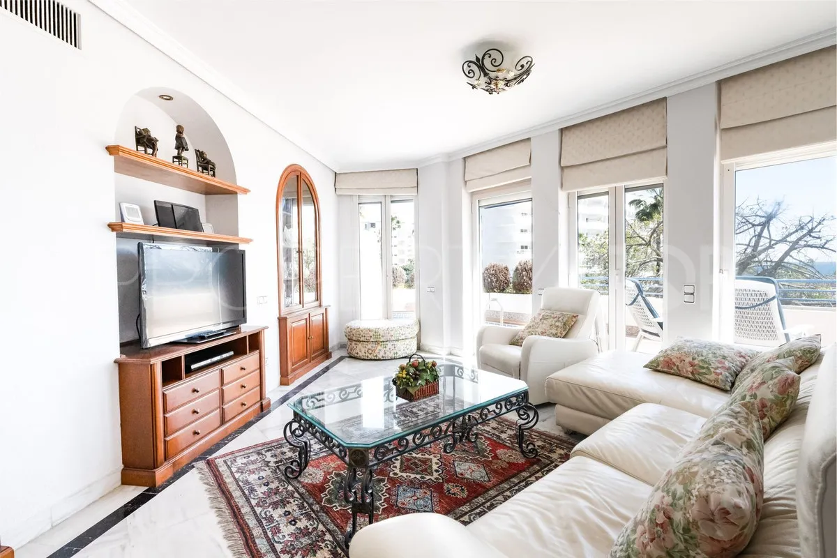 Apartment with 3 bedrooms for sale in Marbella City