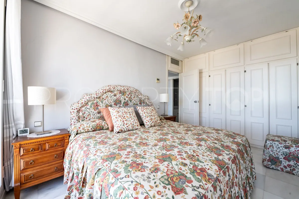 Apartment with 3 bedrooms for sale in Marbella City