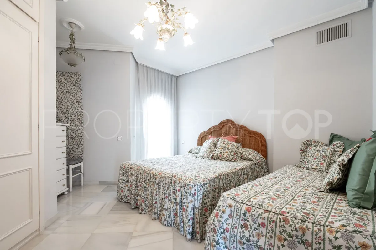Apartment with 3 bedrooms for sale in Marbella City