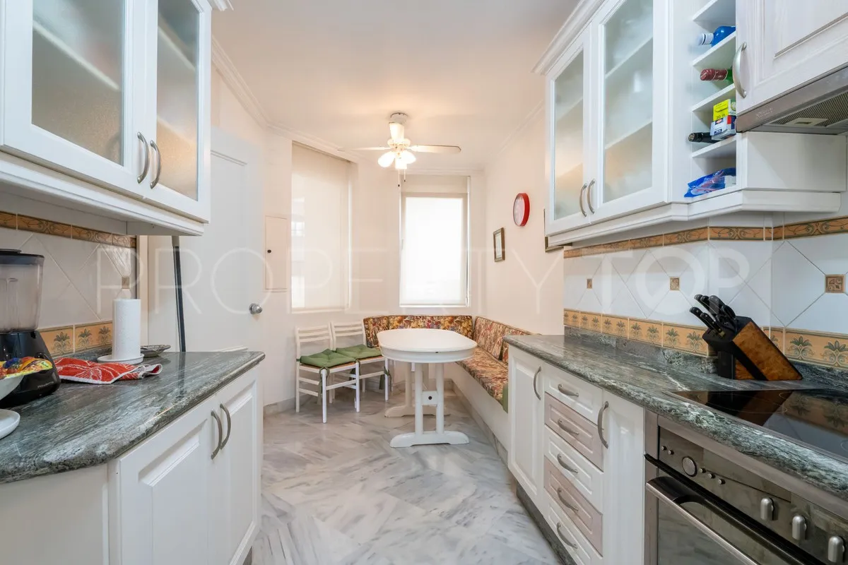 Apartment with 3 bedrooms for sale in Marbella City
