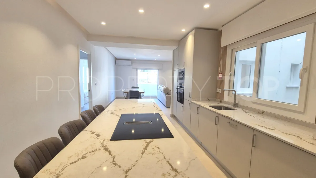 For sale apartment with 4 bedrooms in Marbella City