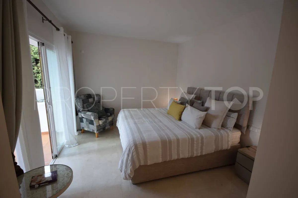3 bedrooms Nueva Andalucia ground floor apartment for sale