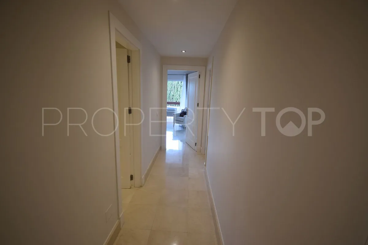 3 bedrooms Nueva Andalucia ground floor apartment for sale
