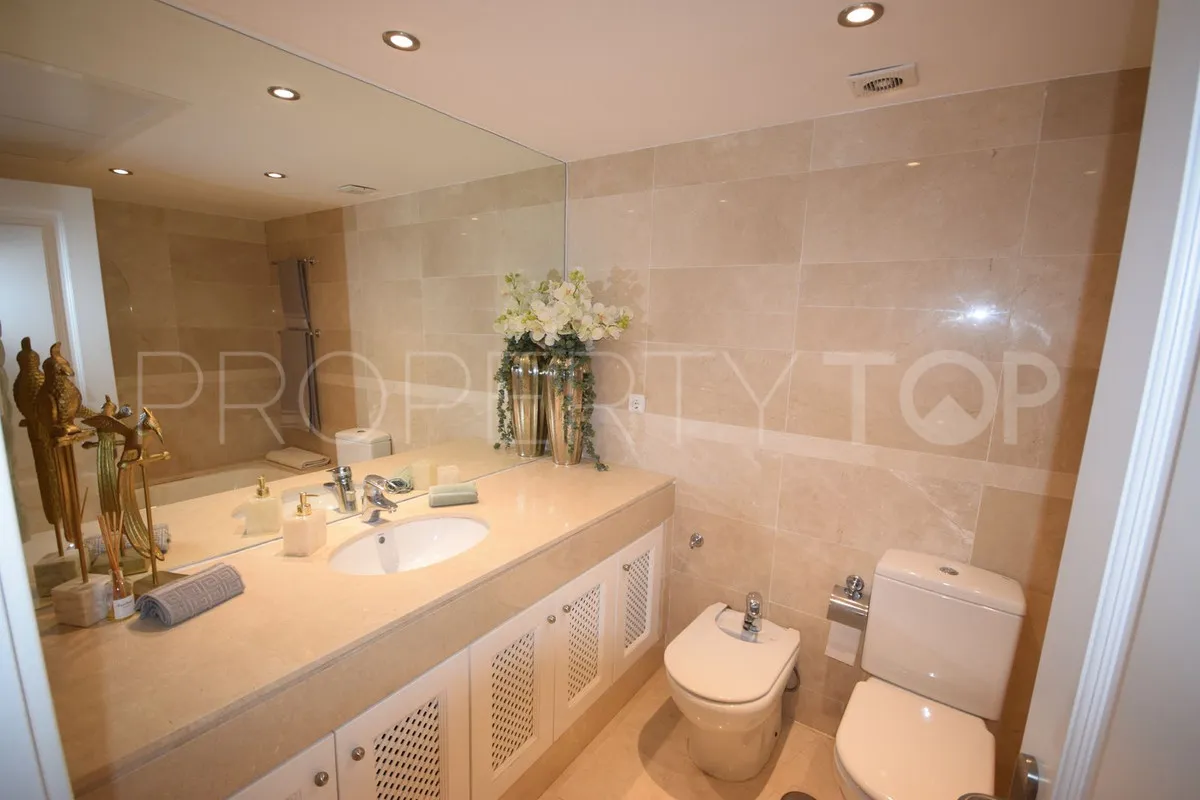 3 bedrooms Nueva Andalucia ground floor apartment for sale