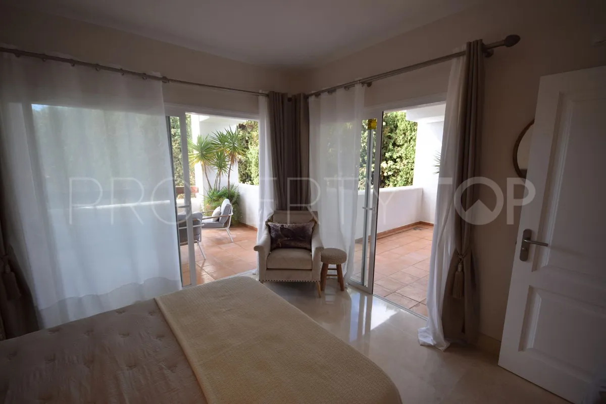 3 bedrooms Nueva Andalucia ground floor apartment for sale