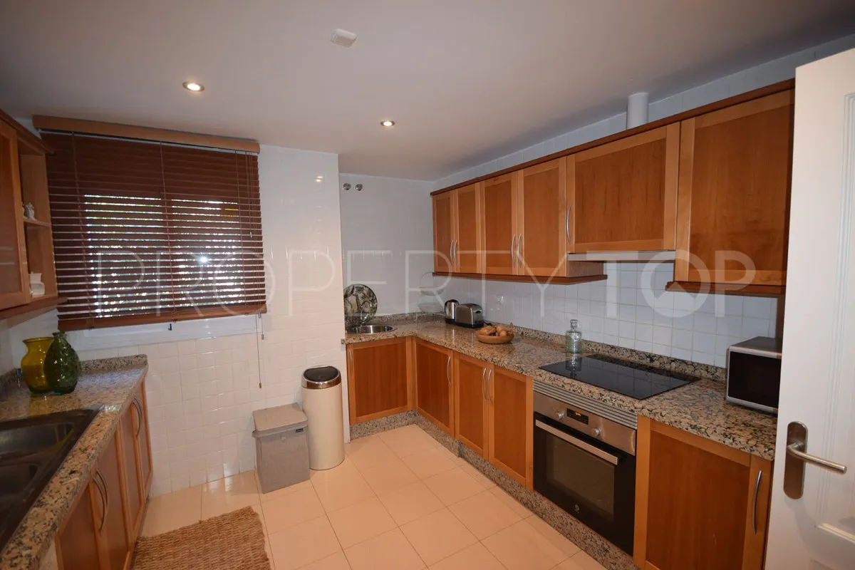 3 bedrooms Nueva Andalucia ground floor apartment for sale