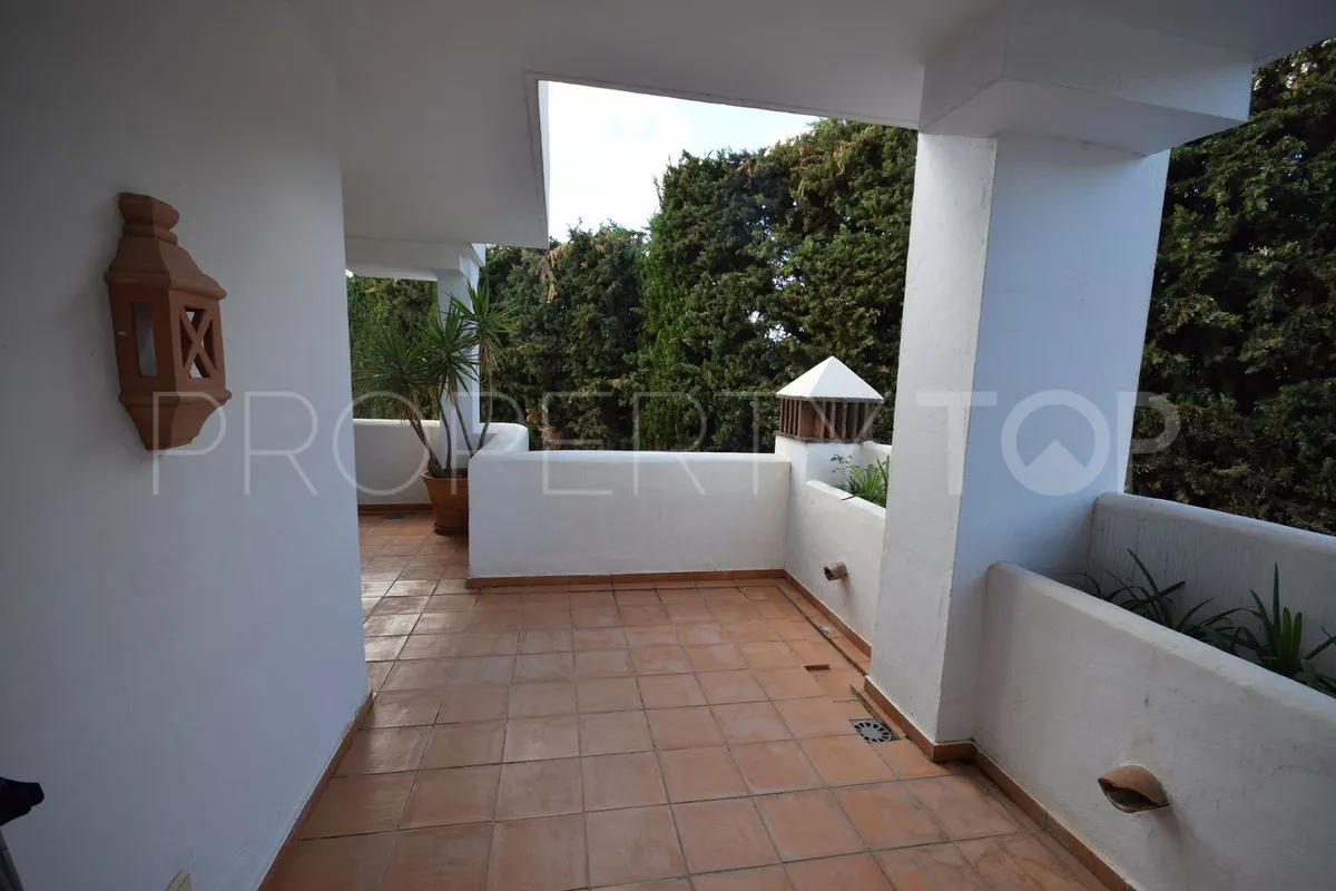 3 bedrooms Nueva Andalucia ground floor apartment for sale