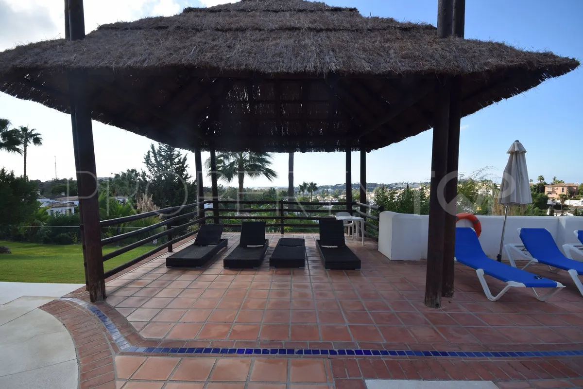 3 bedrooms Nueva Andalucia ground floor apartment for sale