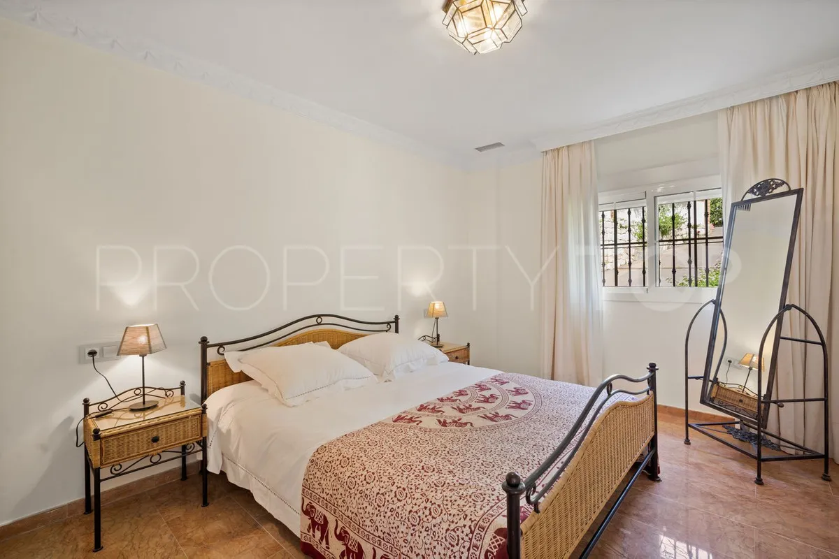 For sale villa with 6 bedrooms in Benahavis