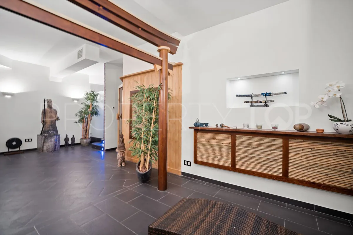 For sale villa with 6 bedrooms in Benahavis