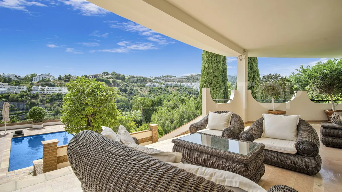 For sale villa with 6 bedrooms in Benahavis