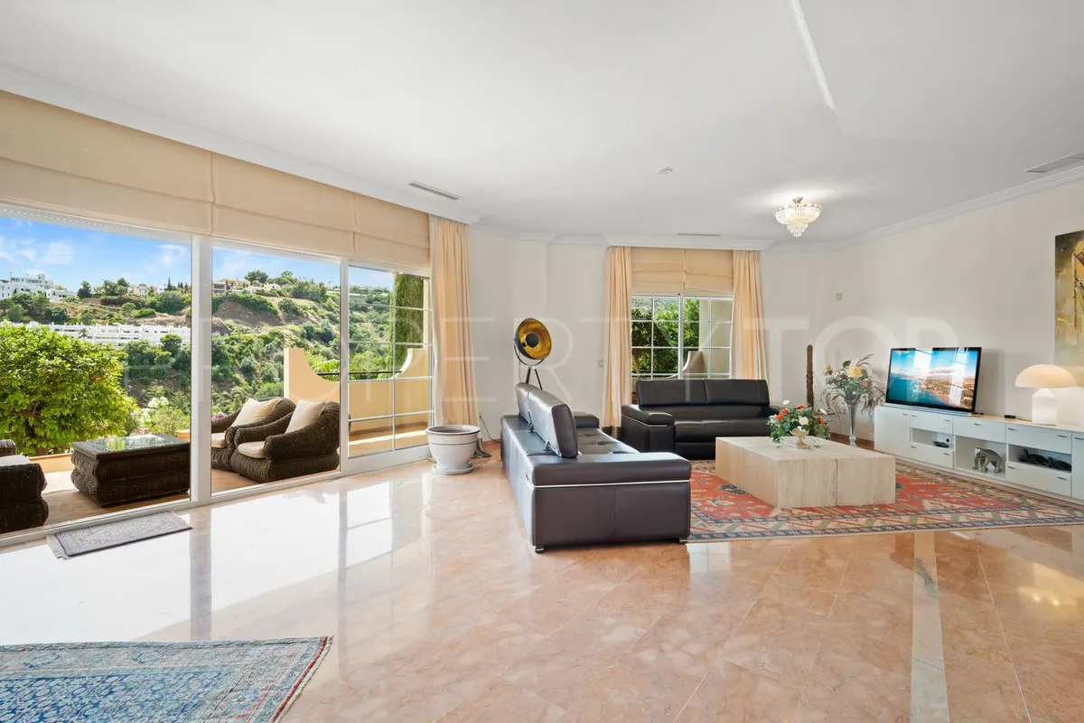 For sale villa with 6 bedrooms in Benahavis