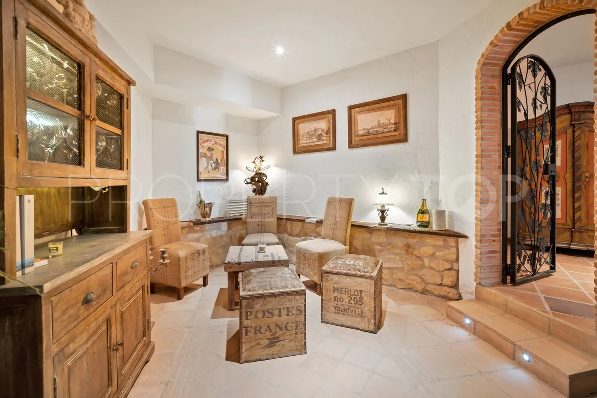For sale villa with 6 bedrooms in Benahavis