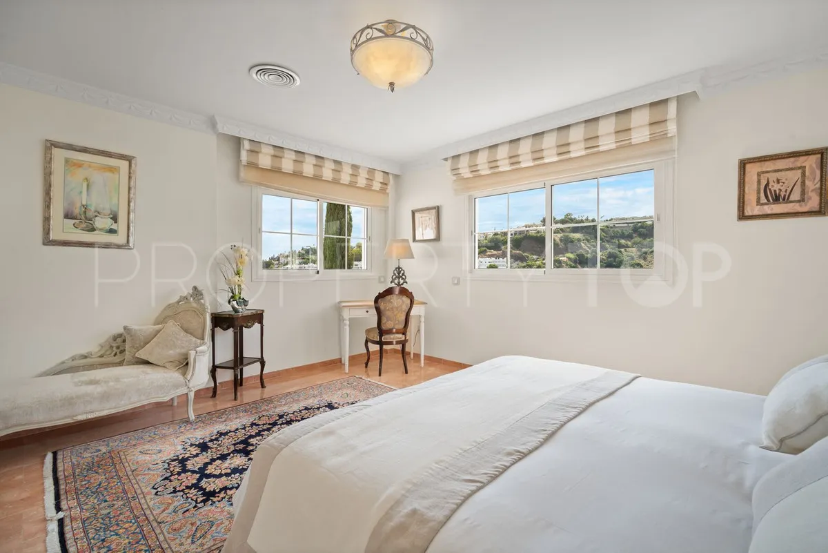 For sale villa with 6 bedrooms in Benahavis