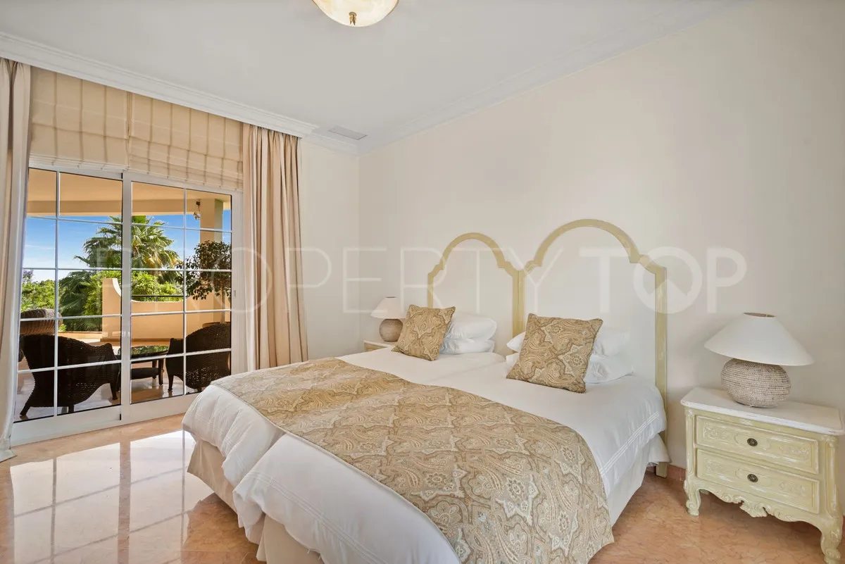 For sale villa with 6 bedrooms in Benahavis