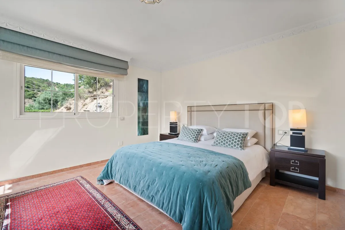 For sale villa with 6 bedrooms in Benahavis