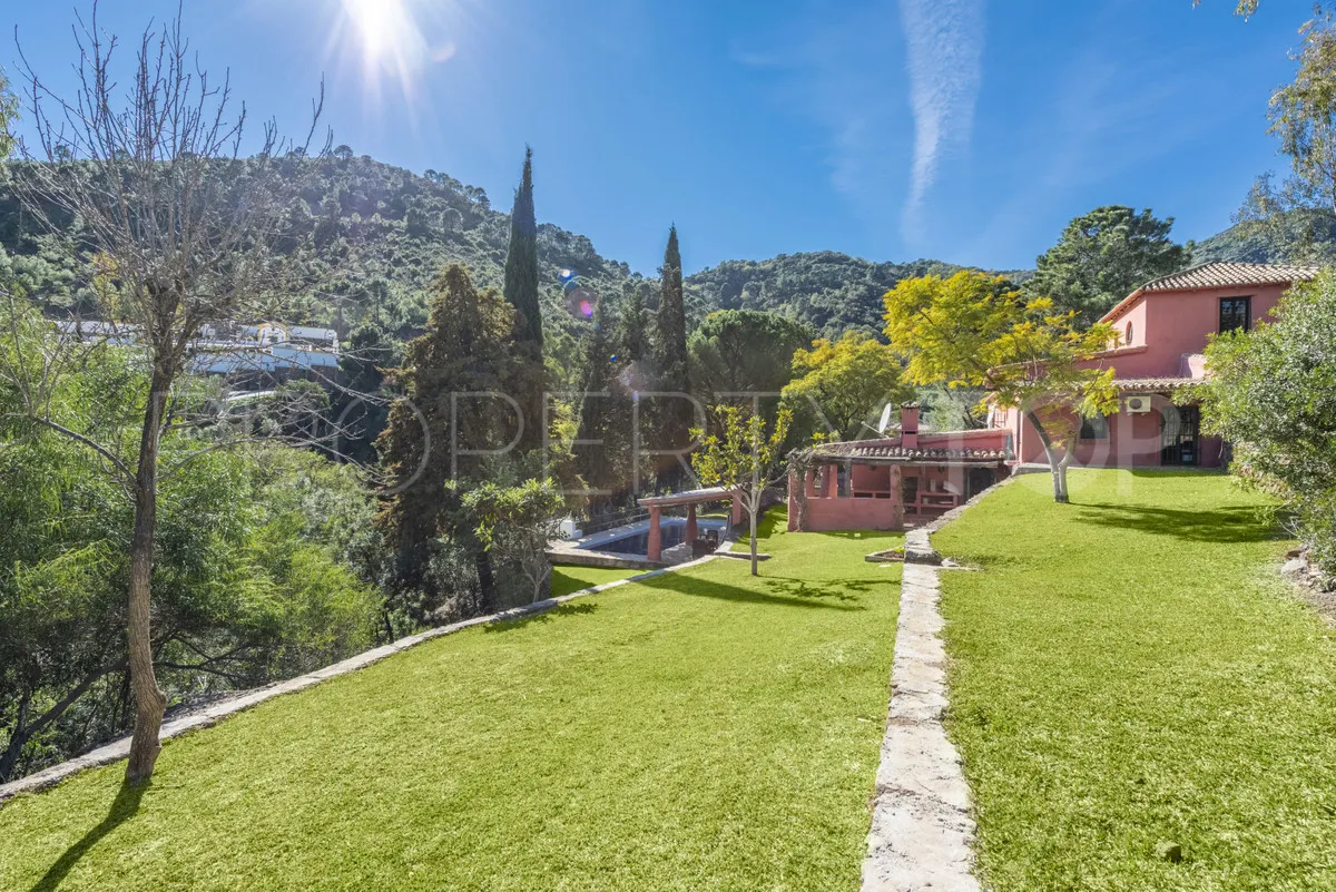 For sale villa in Benahavis