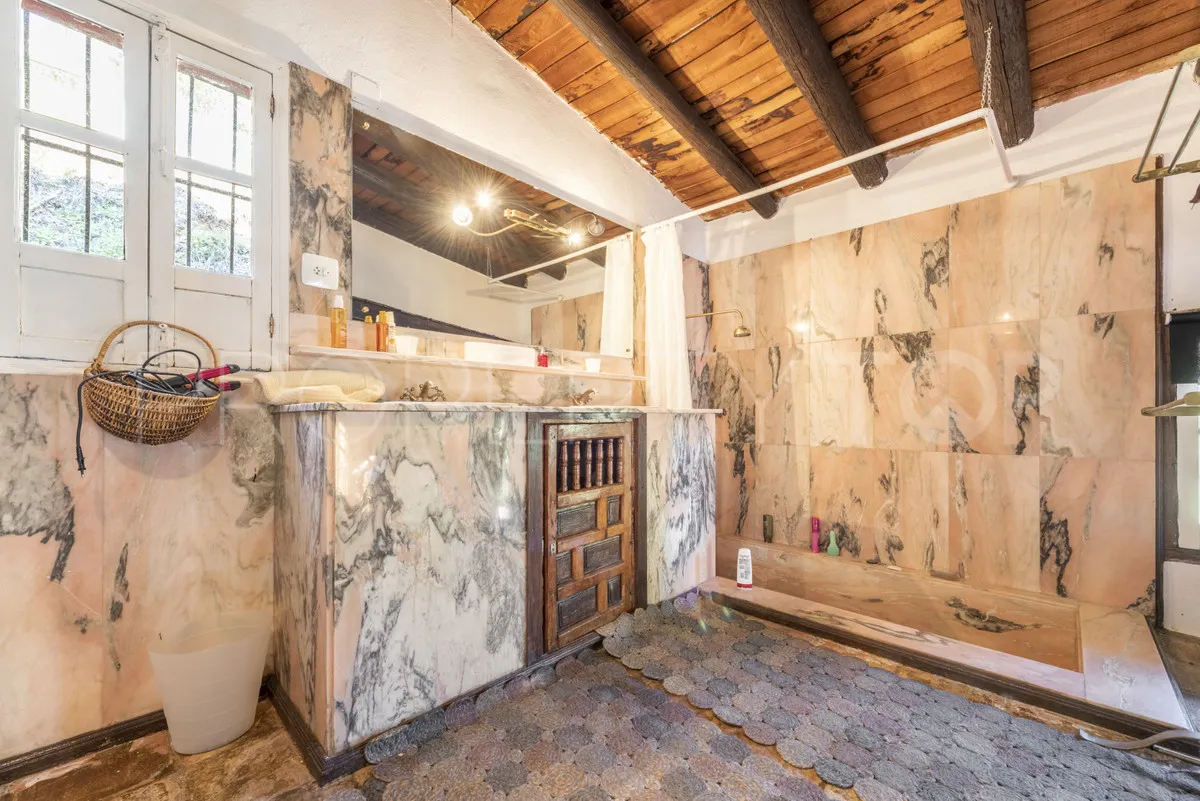 For sale villa in Benahavis