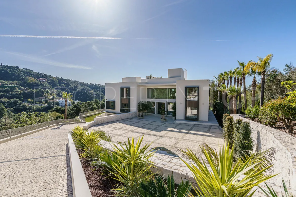 Villa in La Zagaleta for sale