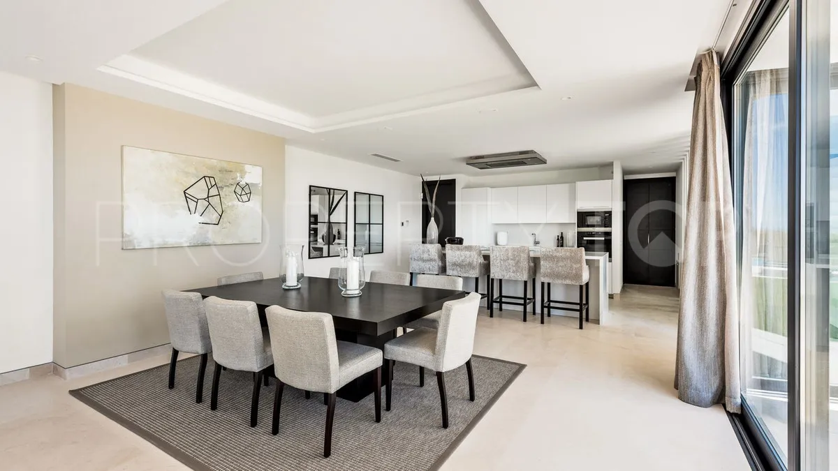 Villa en venta con 5 dormitorios en Benahavis