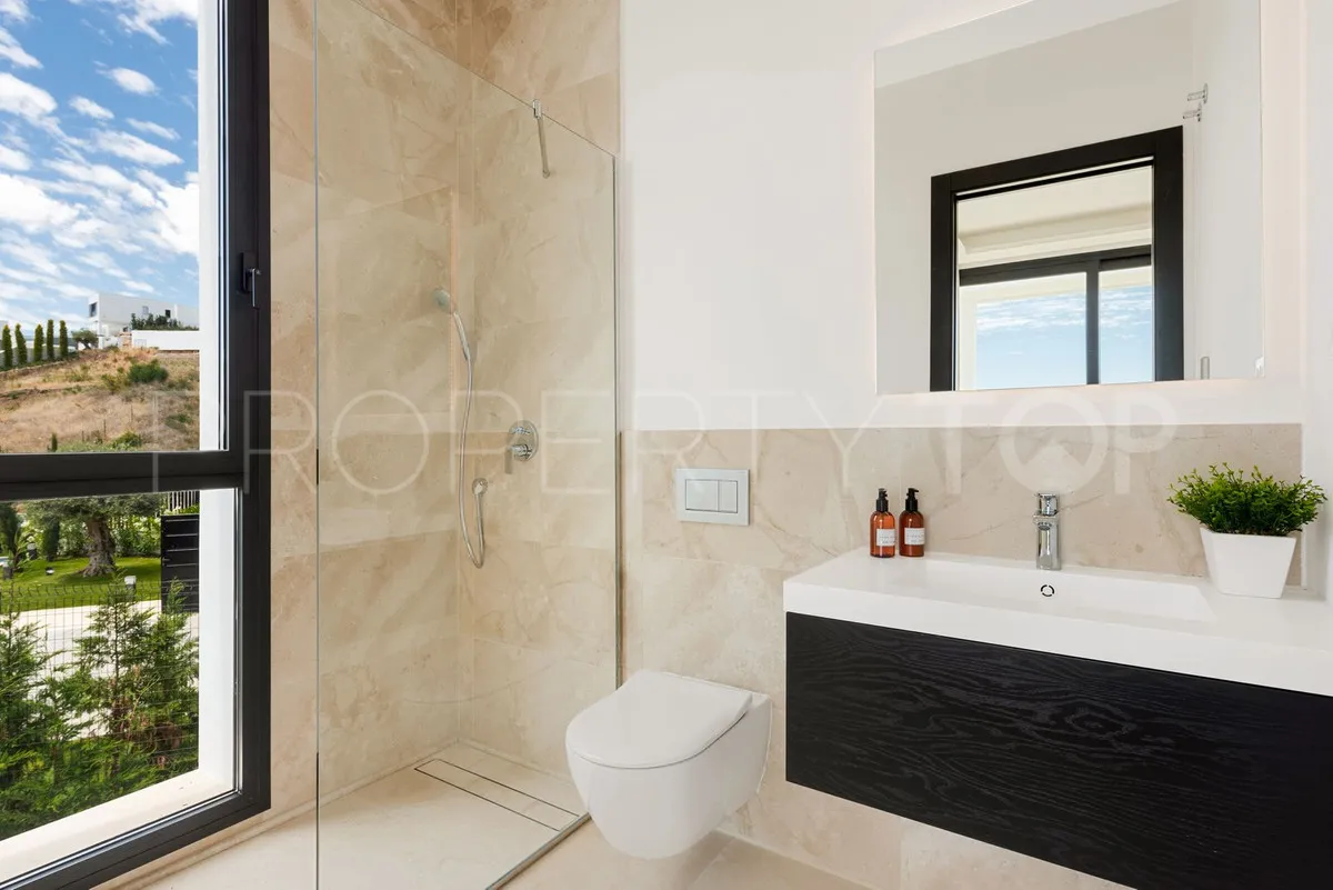Villa en venta con 5 dormitorios en Benahavis