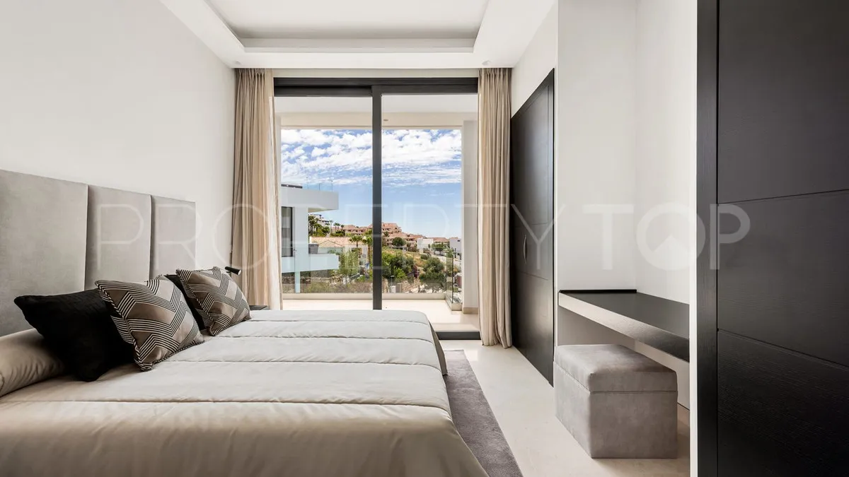 Villa en venta con 5 dormitorios en Benahavis
