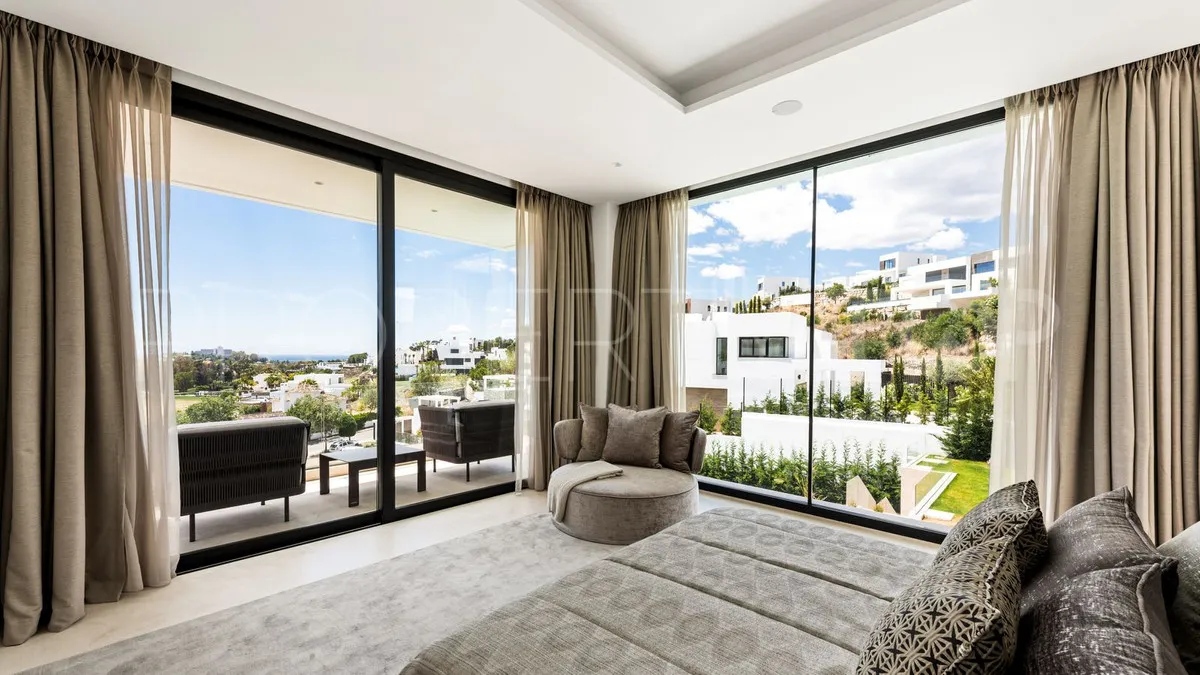 Villa en venta con 5 dormitorios en Benahavis