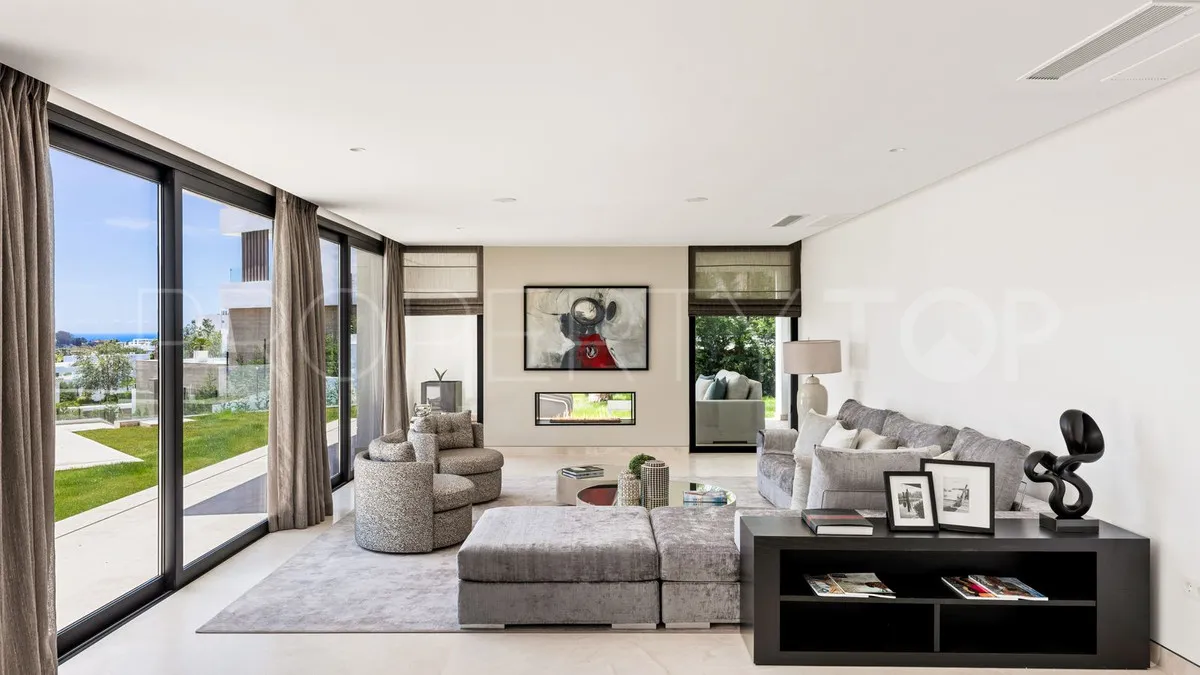 Villa en venta con 5 dormitorios en Benahavis