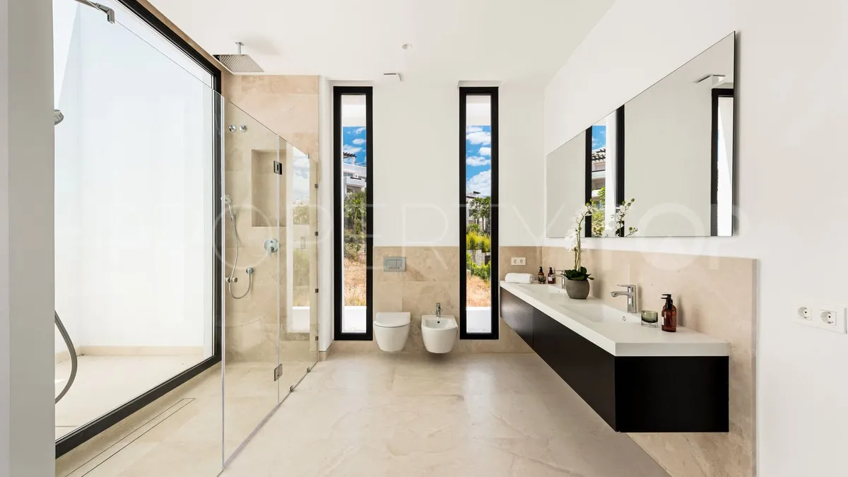 Villa en venta con 5 dormitorios en Benahavis