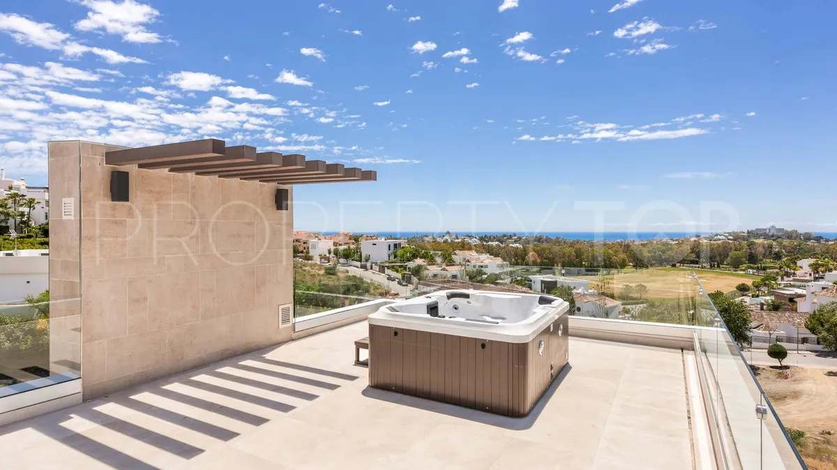 Villa en venta con 5 dormitorios en Benahavis