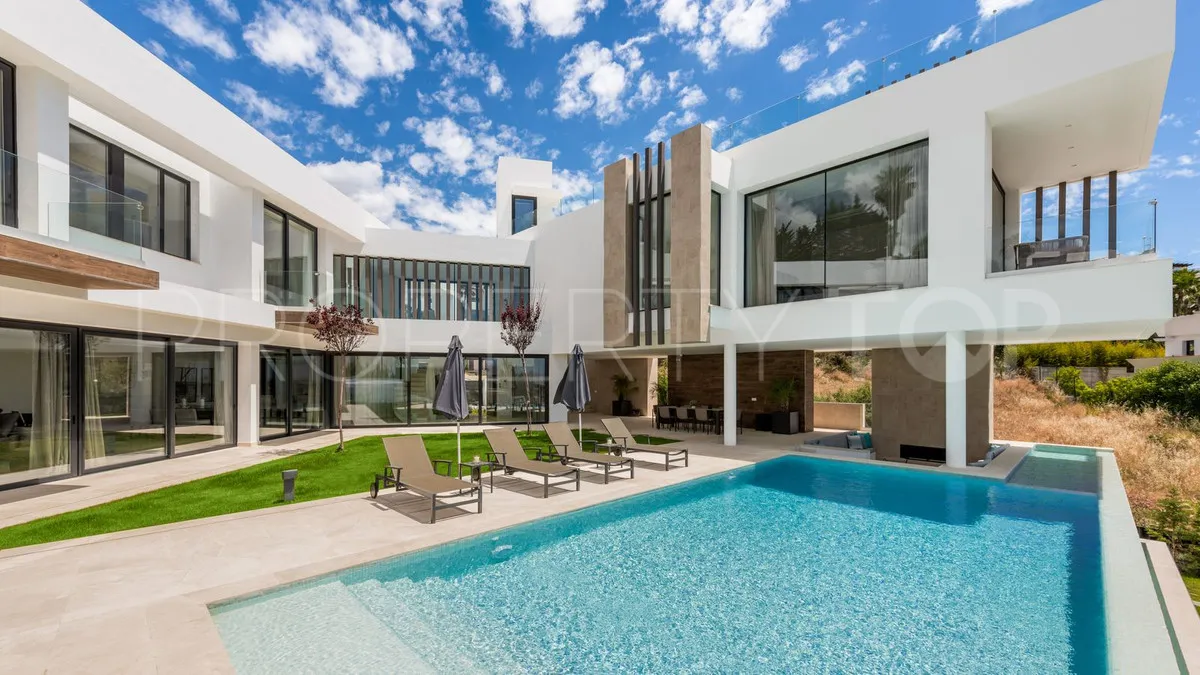 Villa en venta con 5 dormitorios en Benahavis