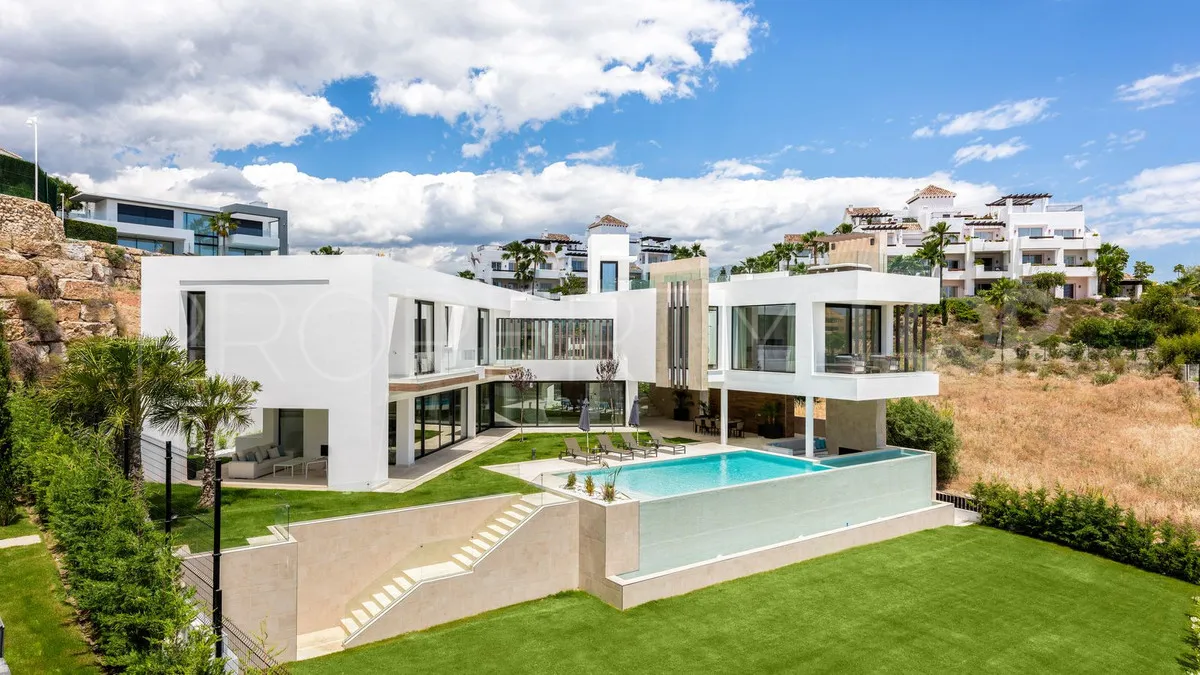 Villa en venta con 5 dormitorios en Benahavis
