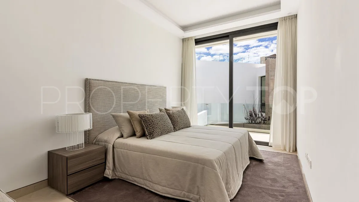Villa en venta con 5 dormitorios en Benahavis