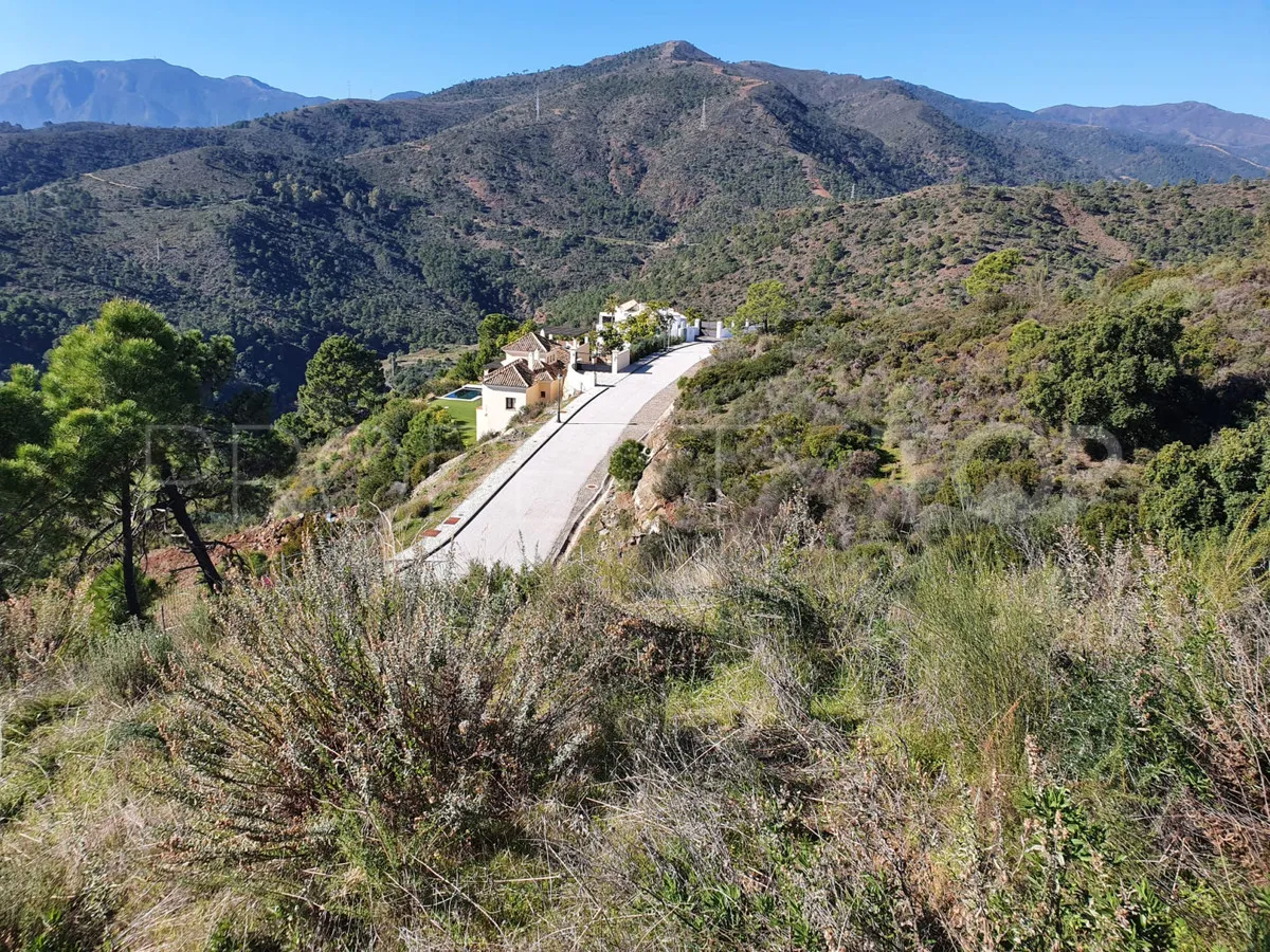 Se vende parcela en Benahavis