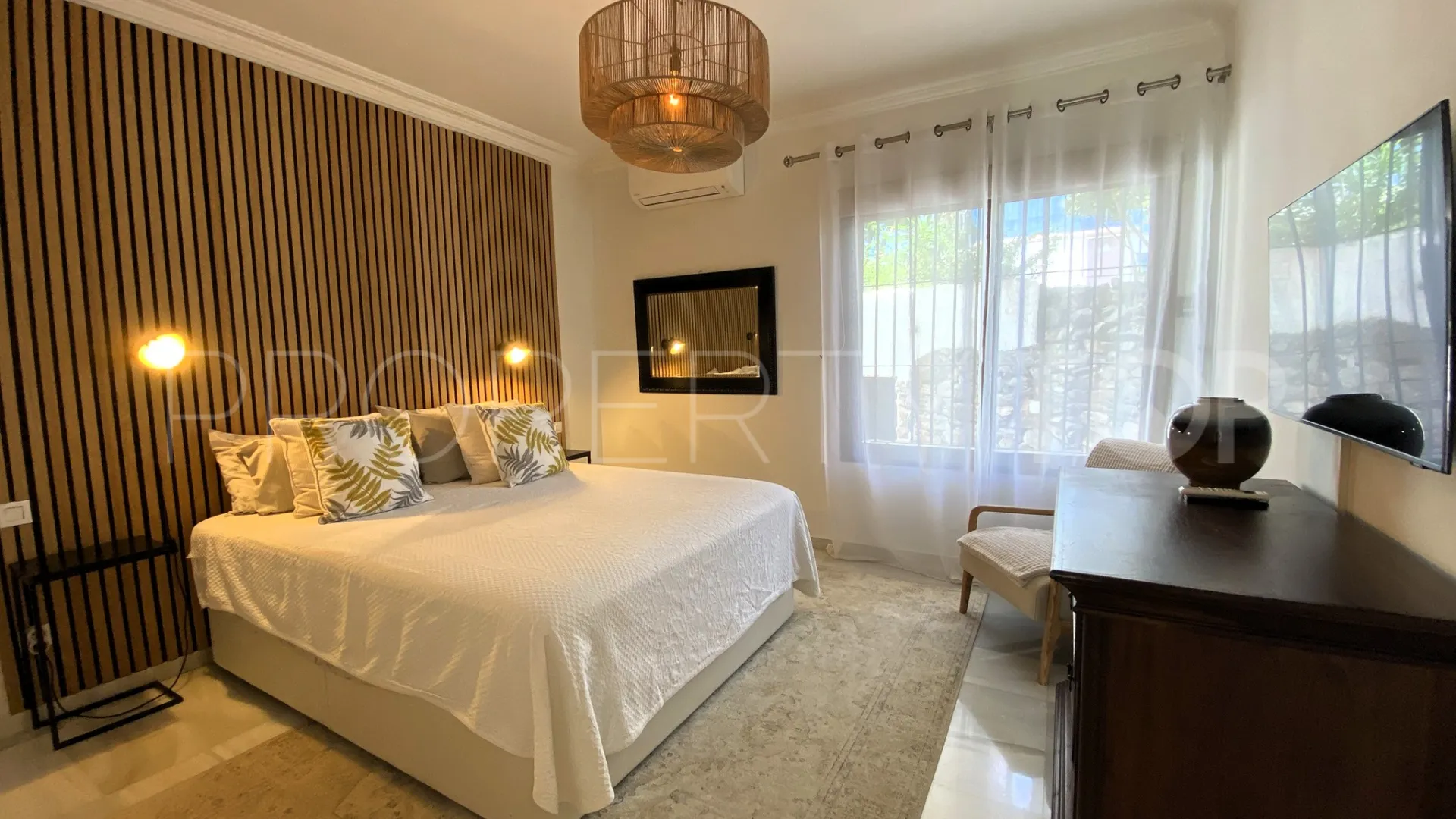 For sale 1 bedroom ground floor apartment in Alcazaba