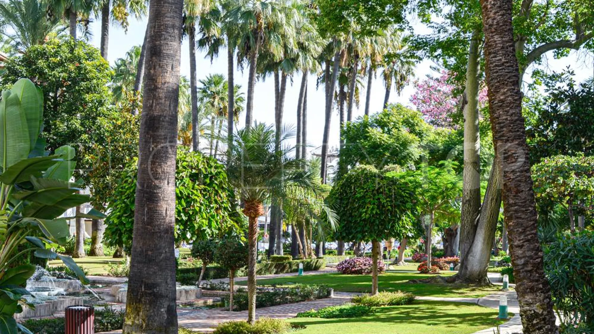 For sale 1 bedroom ground floor apartment in Alcazaba